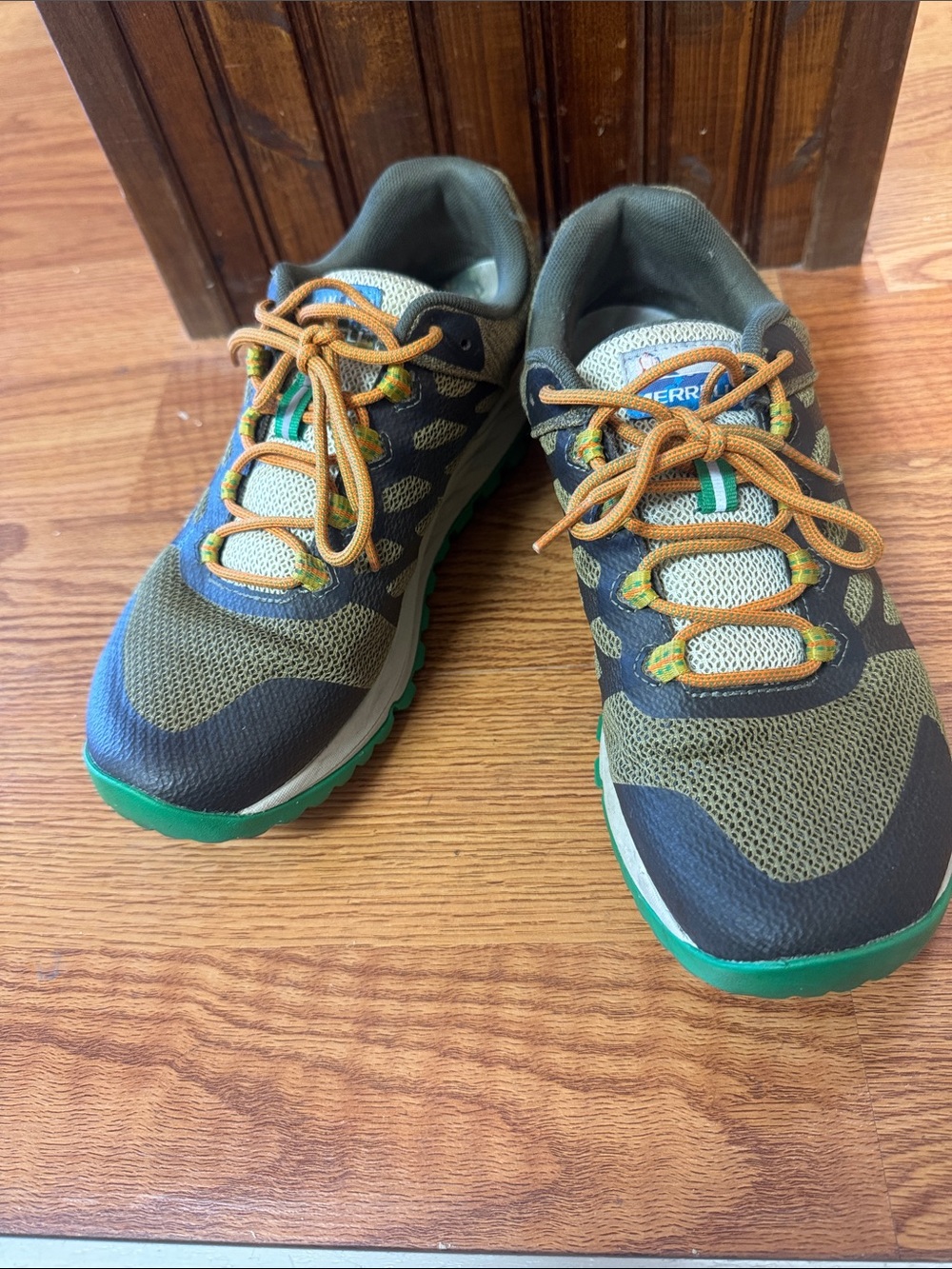 Merrell Antora 2 Pacific Crest Trail Hiking Shoes Womens Size 9 Olive Green